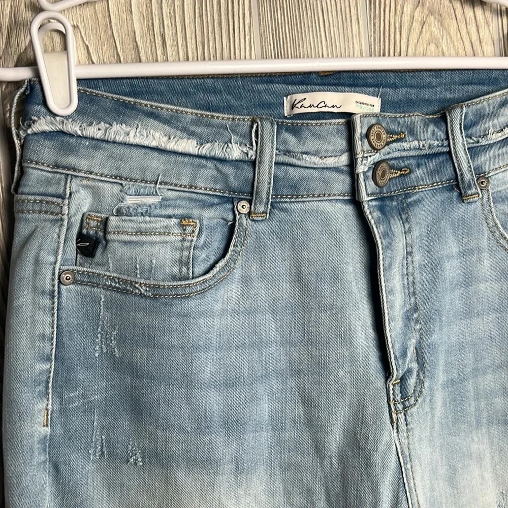 Women’s KanCan High Rise Ripped Capri Light Wash Size 29